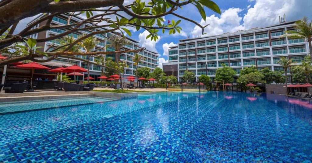 เลือกกระเบื้องสระว่ายน้ำให้สวยทน ต้องดูที่อะไรบ้าง